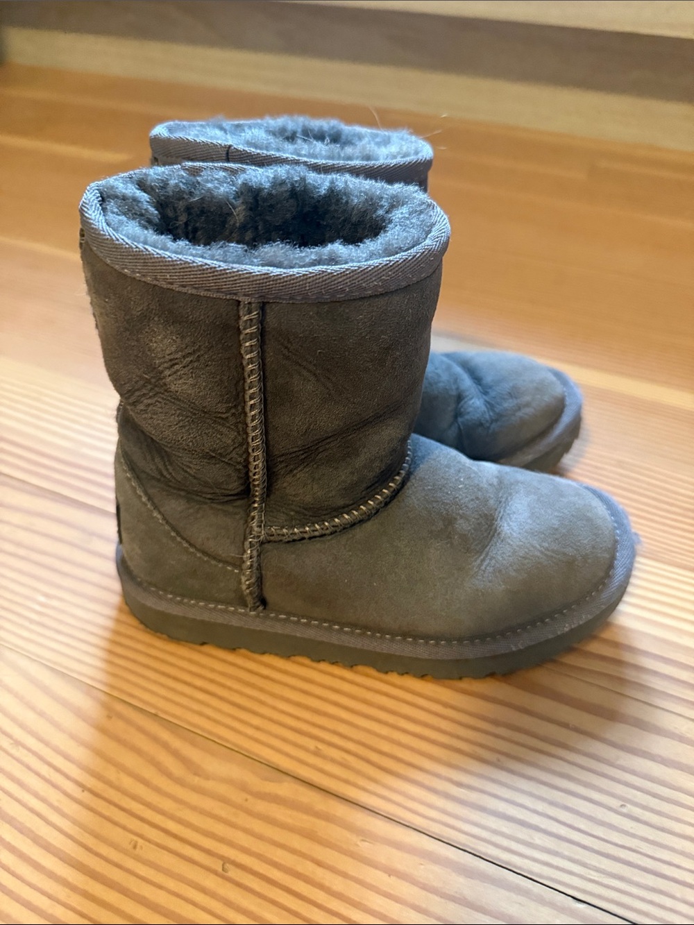 UGG Toddler Classic II Gray Shearling Lined Classic Short Boots